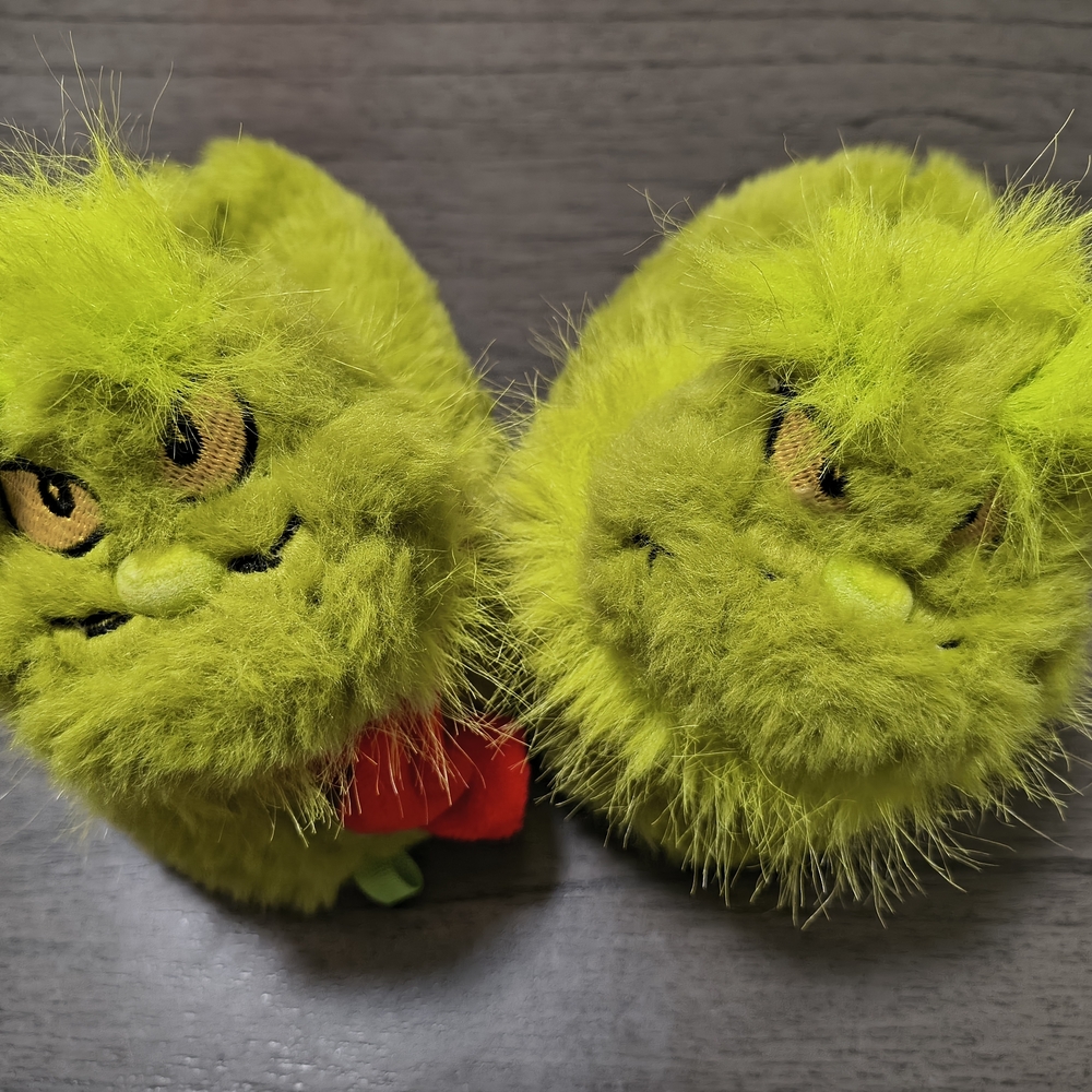 The Grinch Size 5t/6t Toddlers Fuzzy Green Character Slippers
